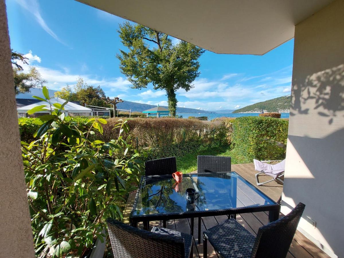 Apartment Les Pieds Dans L'eau Au Bord Du D'annecy