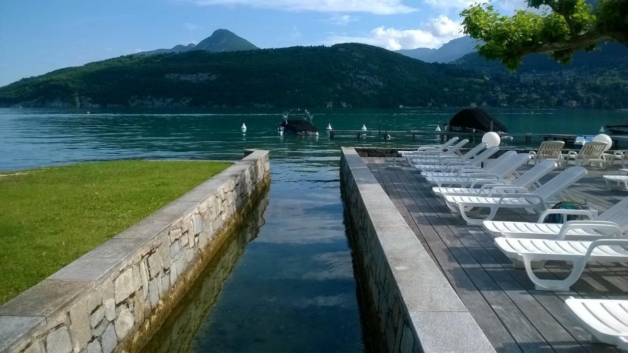 Apartment Les Pieds Dans L'eau Au Bord Du D'annecy