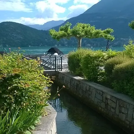 Studio les Pieds dans L'eau Duingt Extérieur photo